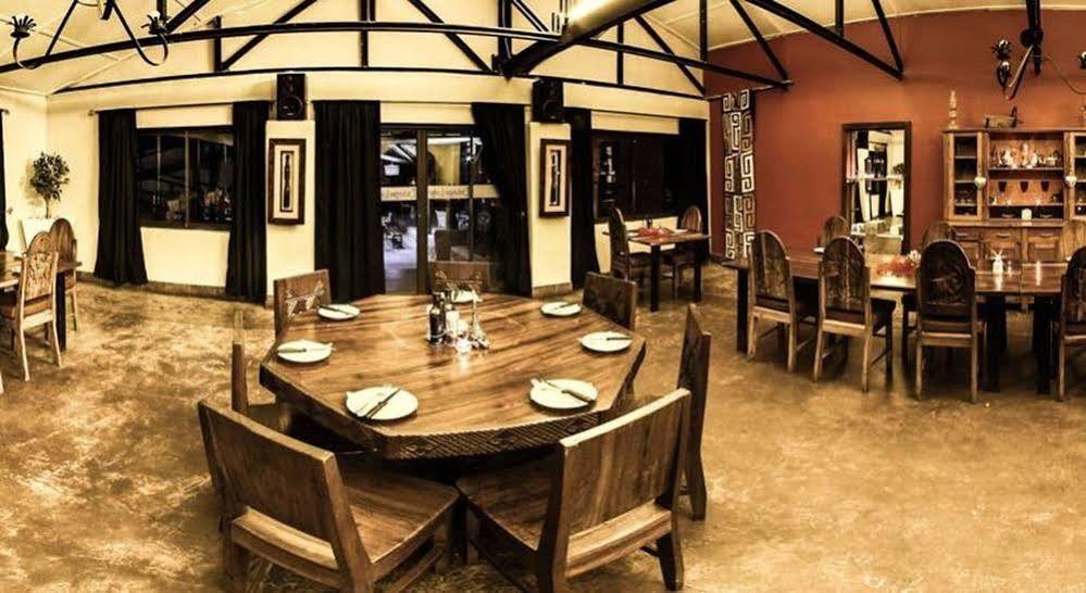 Etotongwe Lodge Outjo Kültér fotó